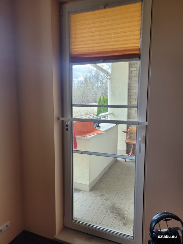 Sztaba zabezpiecza okno tarasowe